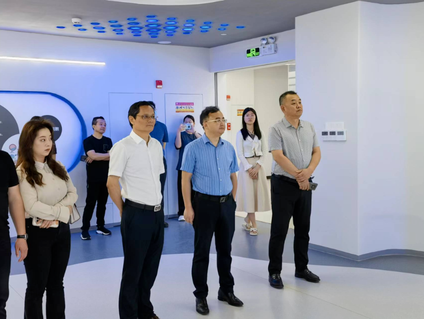 李涌、邱國(guó)援率隊(duì)到廣東省企業(yè)、院?？疾鞂W(xué)習(xí)