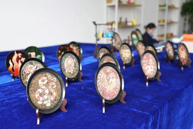 競賽進(jìn)行時｜我院開展黔西北民族民間工藝技藝體驗(yàn)活動，技能大賽與文化傳承同行